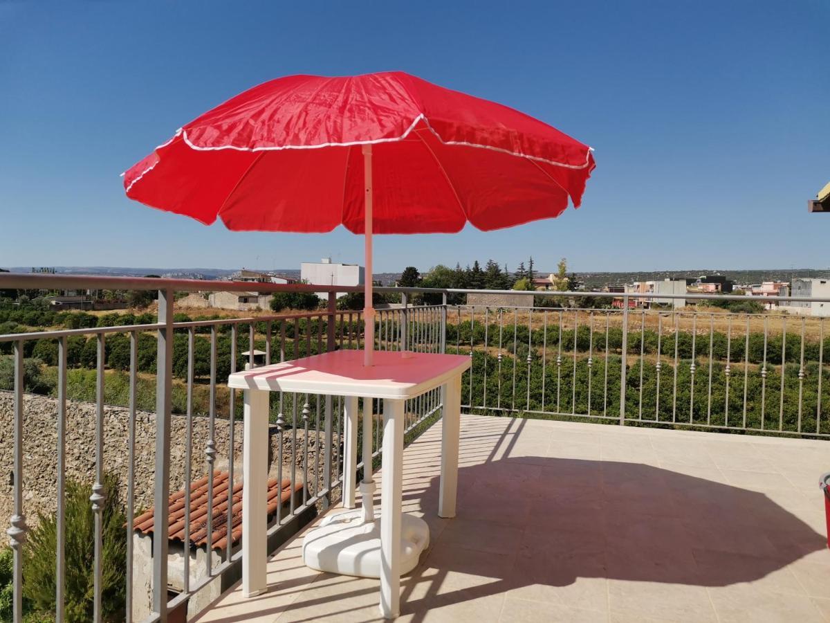 Villa Sole - Finaiti - Appartamento Per Turisti Floridia Zewnętrze zdjęcie