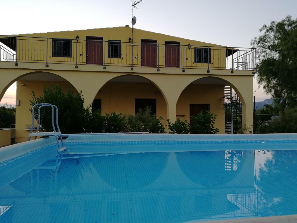 Villa Sole - Finaiti - Appartamento Per Turisti Floridia Zewnętrze zdjęcie