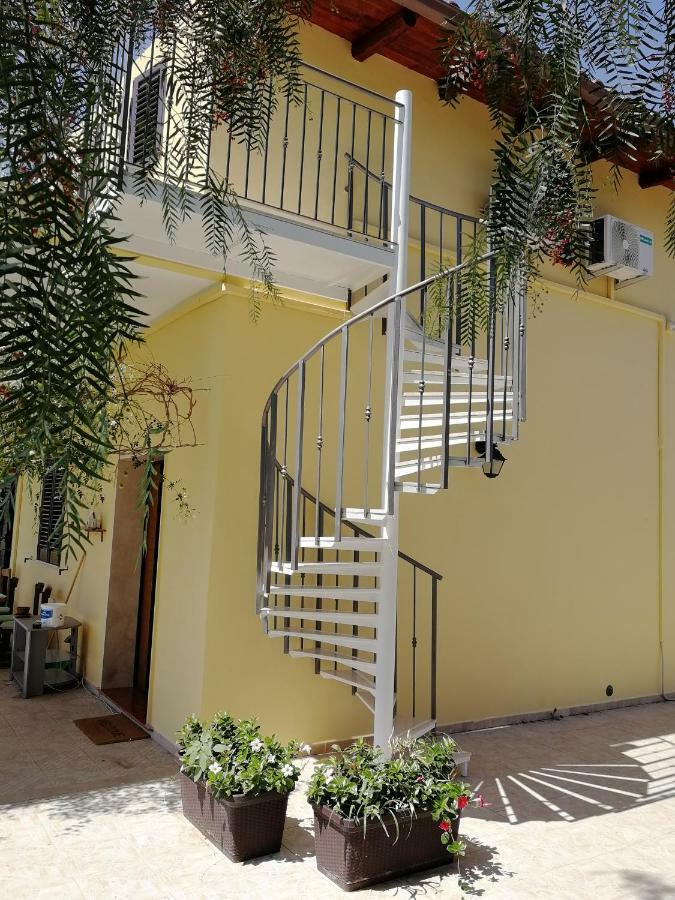 Villa Sole - Finaiti - Appartamento Per Turisti Floridia Zewnętrze zdjęcie